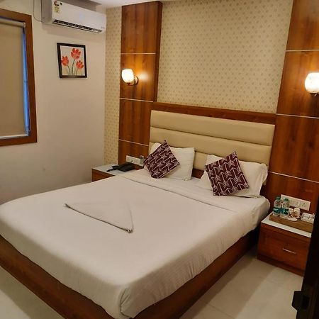Address 24 Inn Bangalore Luaran gambar