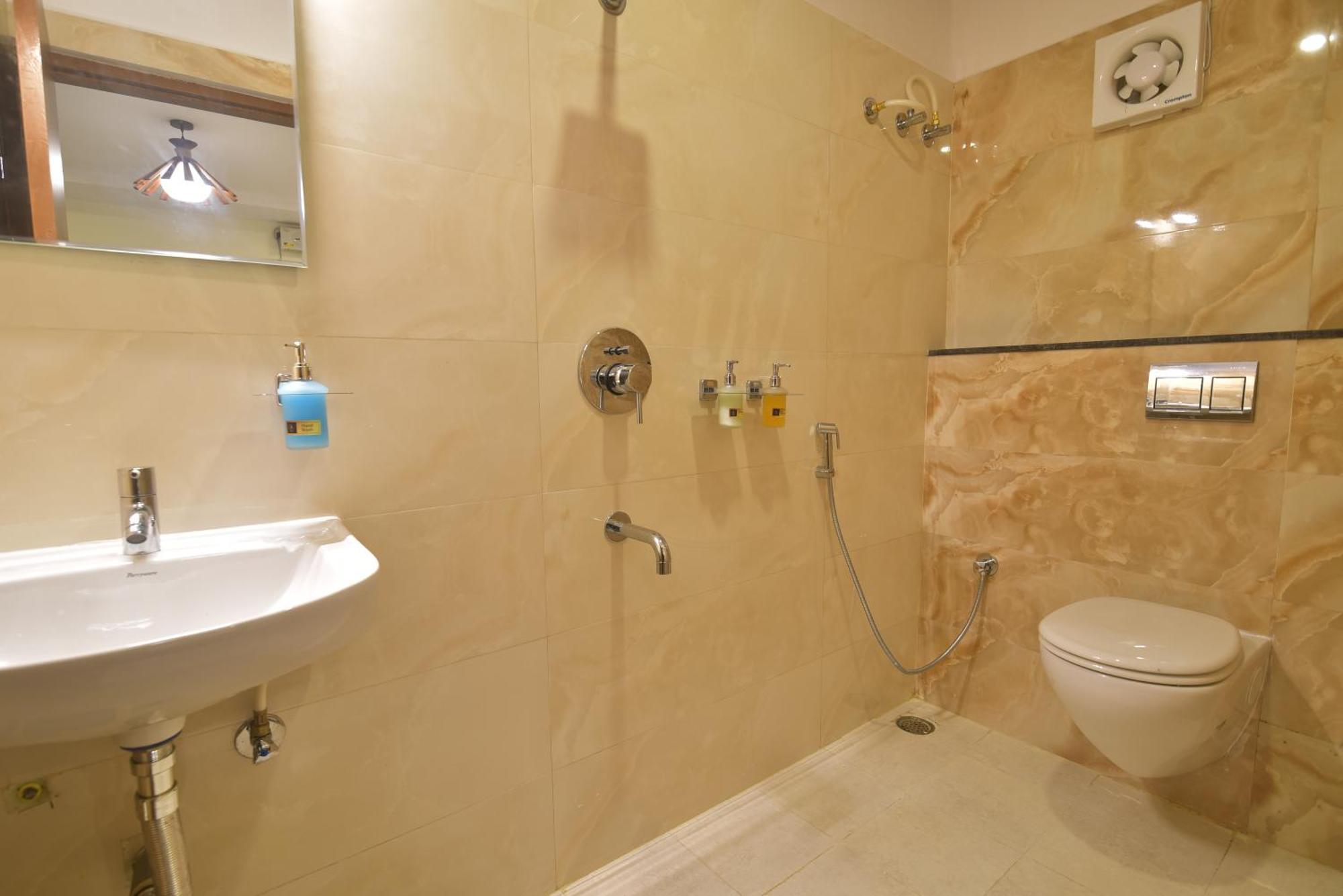 Address 24 Inn Bangalore Luaran gambar