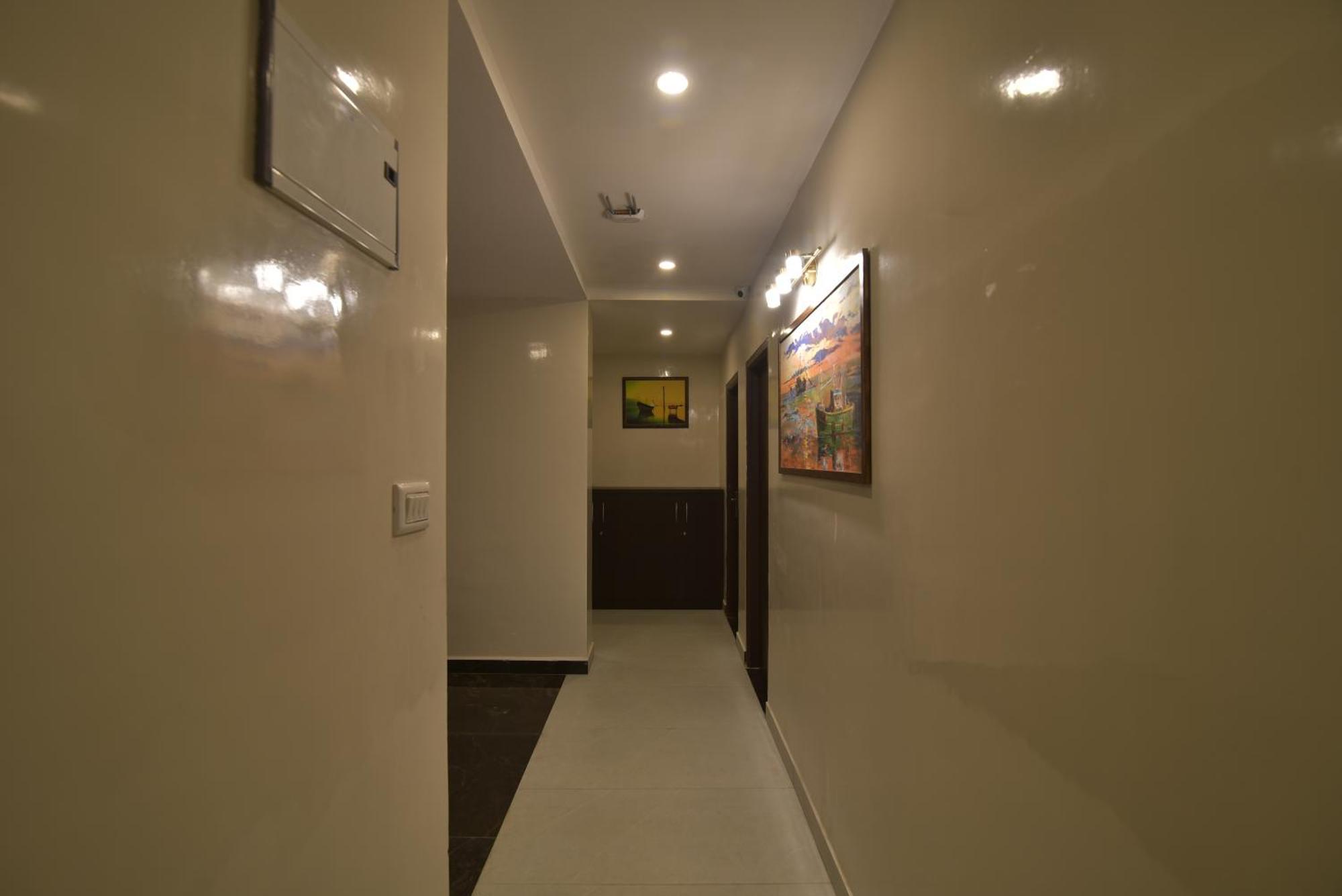 Address 24 Inn Bangalore Luaran gambar