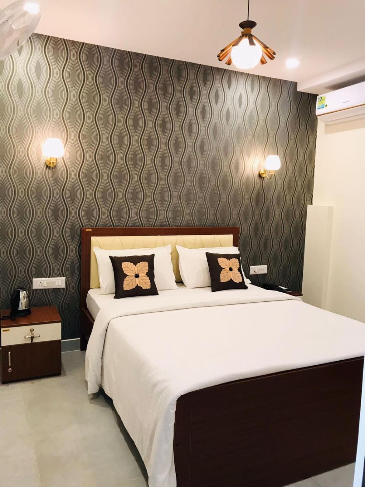Address 24 Inn Bangalore Luaran gambar